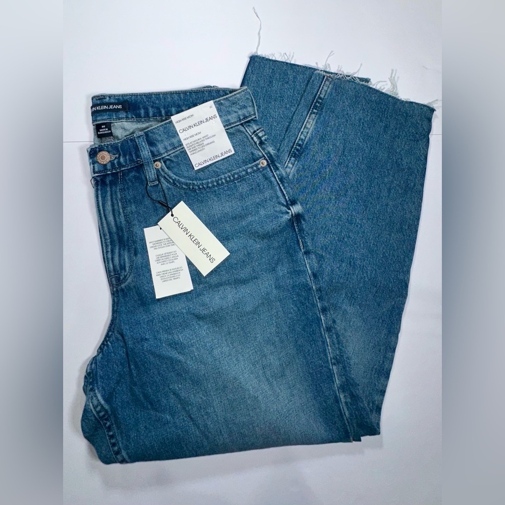 NWT CALVIN KLEIN high-rise mom jeans - 30